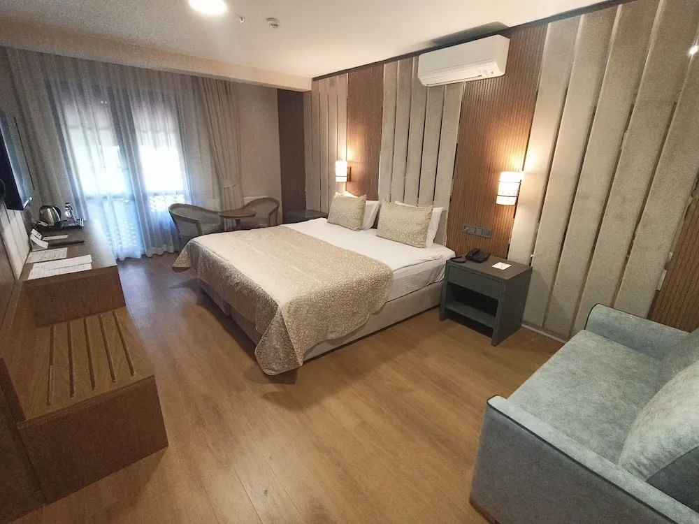 Deluxe Tek Büyük Yataklı Oda