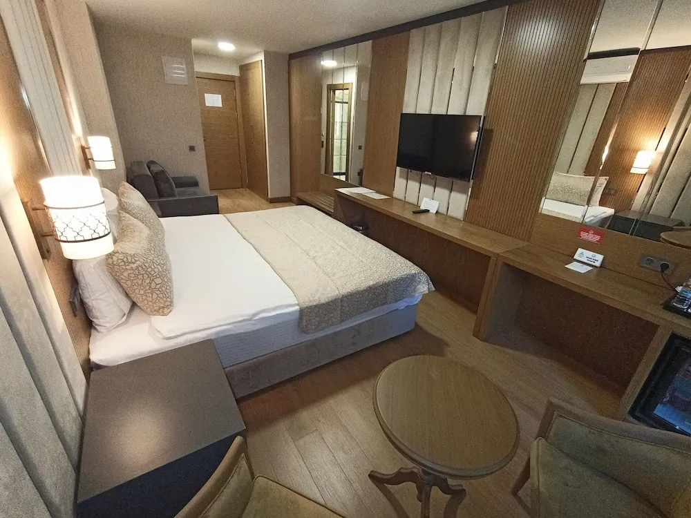 Deluxe Tek Büyük Yataklı Oda