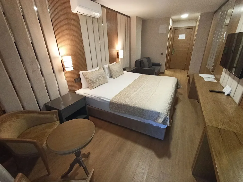 Deluxe Tek Büyük Yataklı Oda