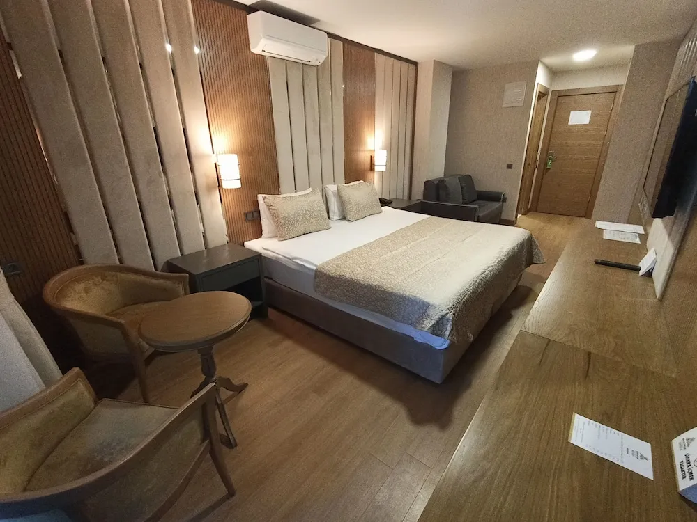 Deluxe Tek Büyük Yataklı Oda