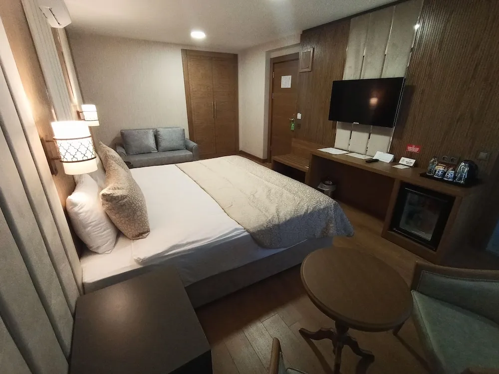 Deluxe Tek Büyük Yataklı Oda