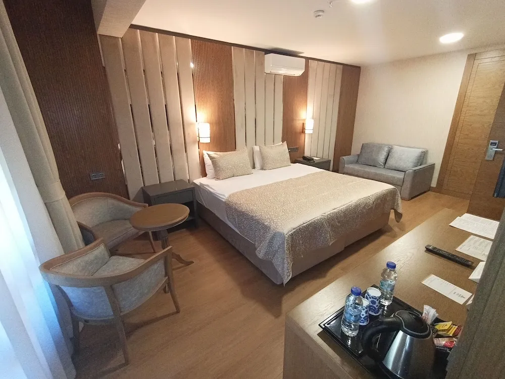 Deluxe Tek Büyük Yataklı Oda