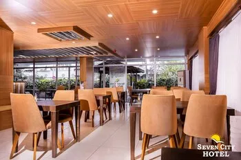 Seven City Hotel