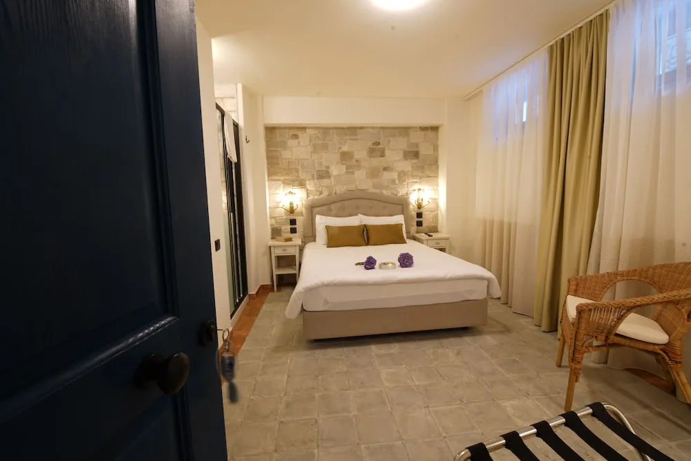 Ekonomi Tek Büyük Yataklı Oda, Bodrum Kat