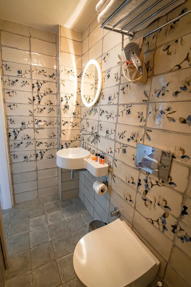 Honeymoon Tek Büyük Yataklı Oda