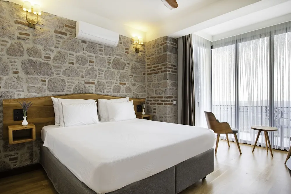 Deluxe Oda (with Terrace)