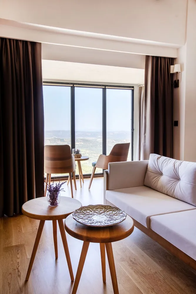 Exclusive Suite with Hot Tub