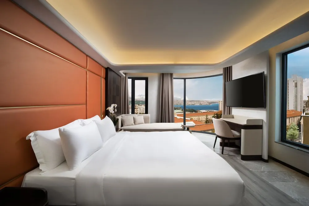 Bosphorus Junior Suite