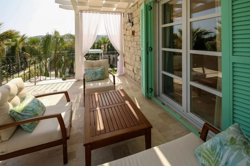 Meandros Superior Balcony No 10 (Havuz Manzarali)
