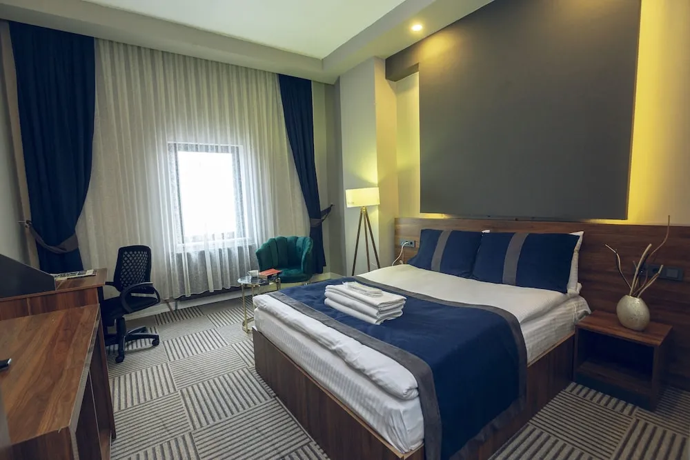 Luxury Tek Büyük Yataklı Oda