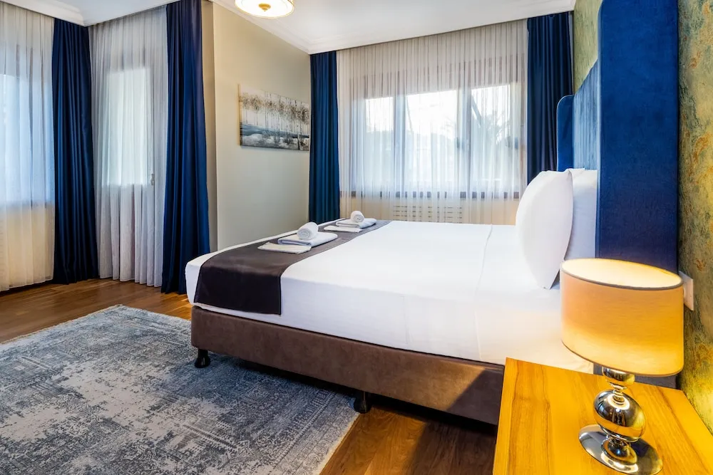 Deluxe Apart Daire, 3 Yatak Odası, Balkon, Havuz Manzaralı