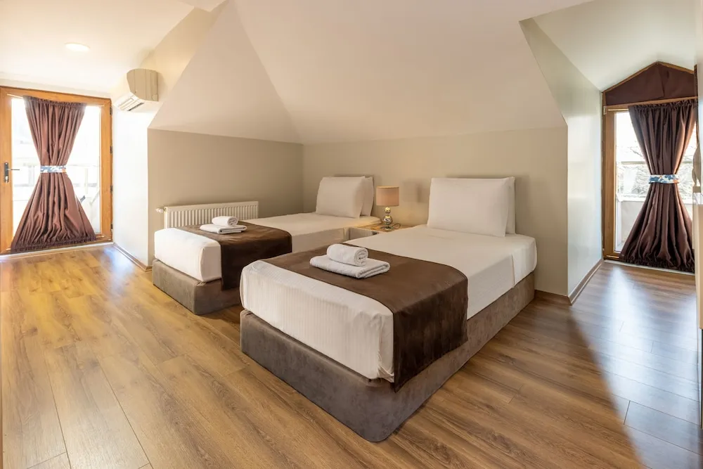 Luxury Apart Daire, 3 Yatak Odası, Teras, Havuz Manzaralı