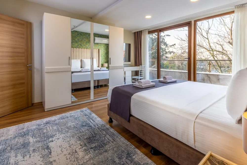 Luxury Apart Daire, 3 Yatak Odası, Teras, Havuz Manzaralı