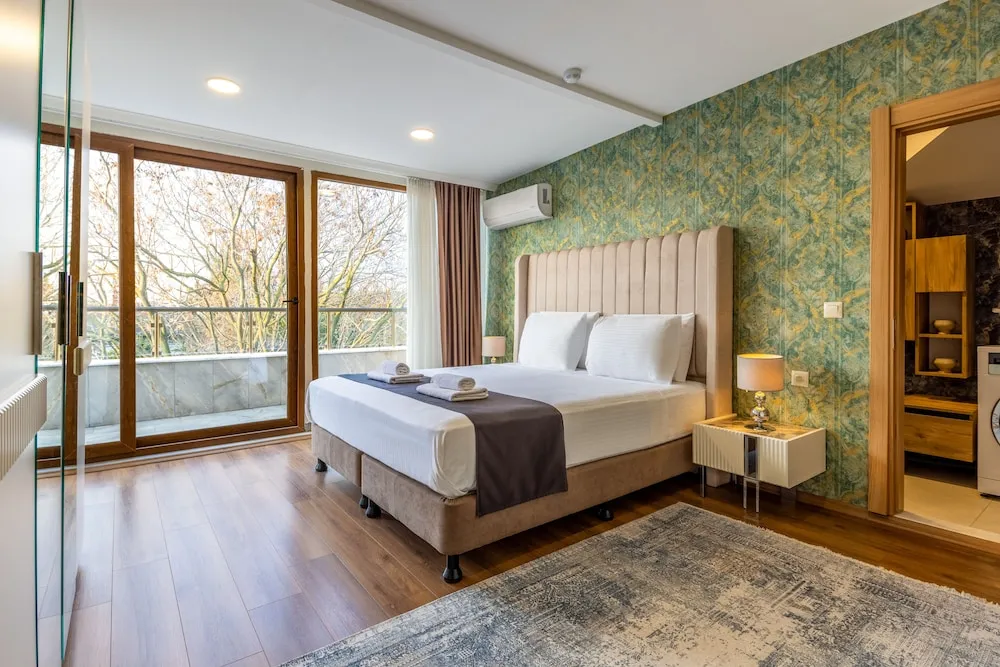 Luxury Apart Daire, 3 Yatak Odası, Teras, Havuz Manzaralı