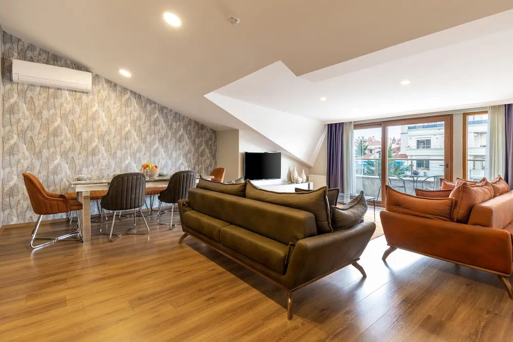 Luxury Apart Daire, 3 Yatak Odası, Teras, Havuz Manzaralı