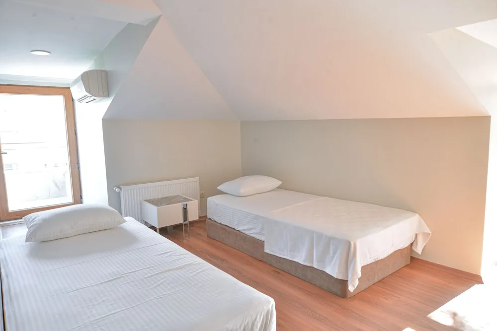 Luxury Apart Daire, 3 Yatak Odası, Teras, Havuz Manzaralı