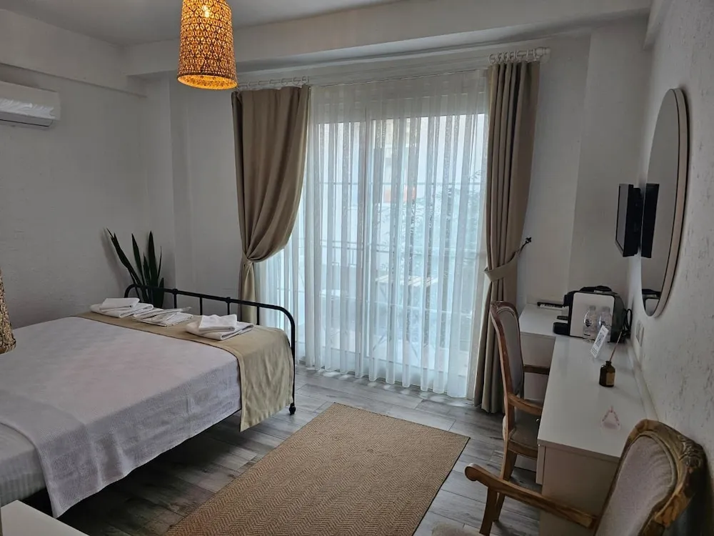 Standard Tek Büyük Yataklı Oda