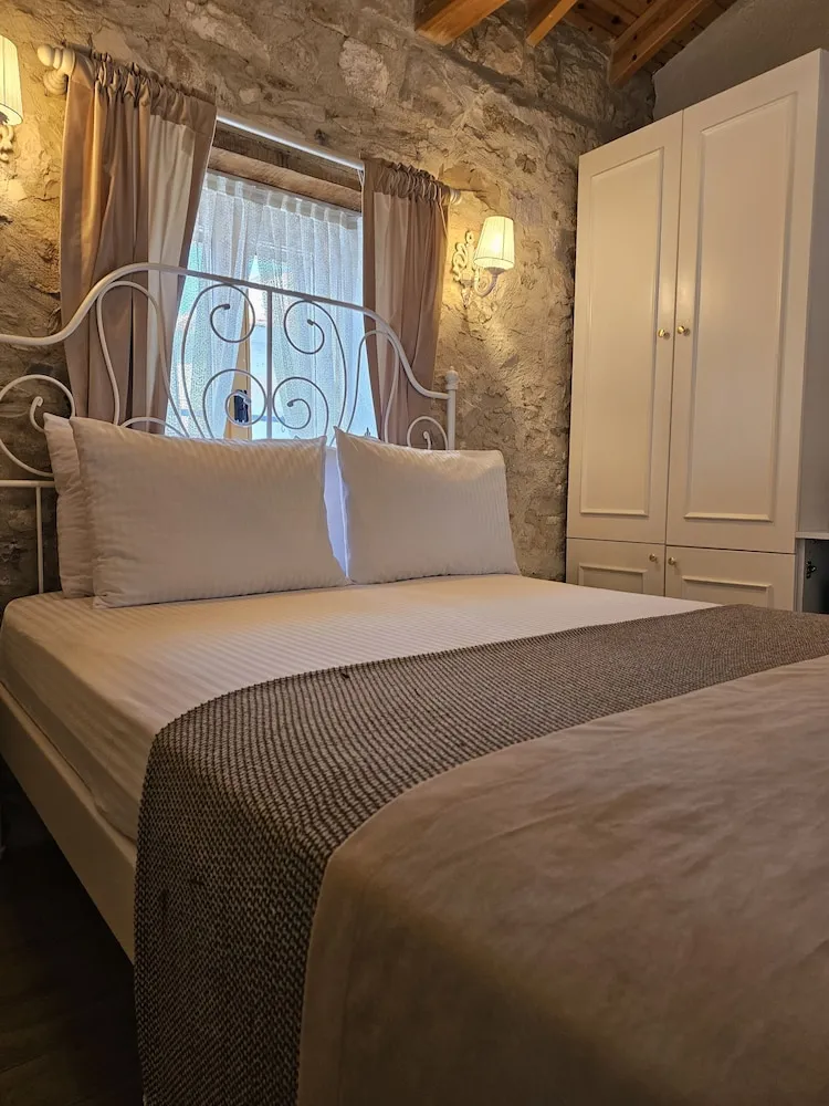 Design Tek Büyük Yataklı Oda