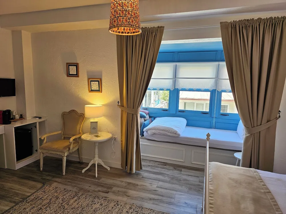 Deluxe Üç Kişilik Oda