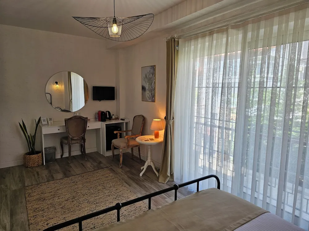 Comfort Tek Büyük Yataklı Oda