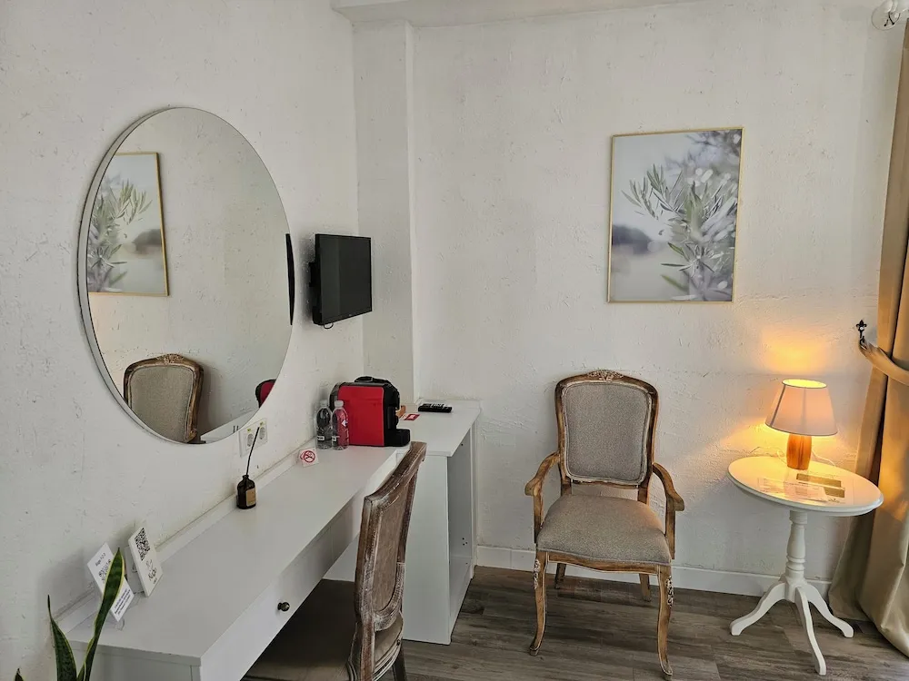 Comfort Tek Büyük Yataklı Oda