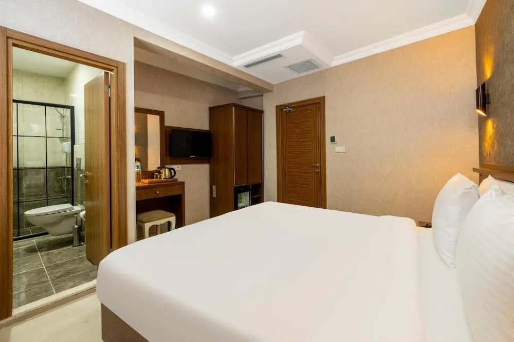 Deluxe Tek Büyük Yataklı Oda