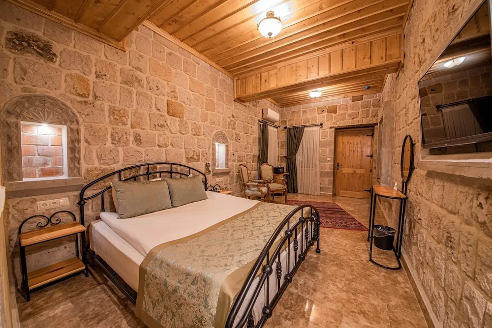 Stone Standard Double Room
