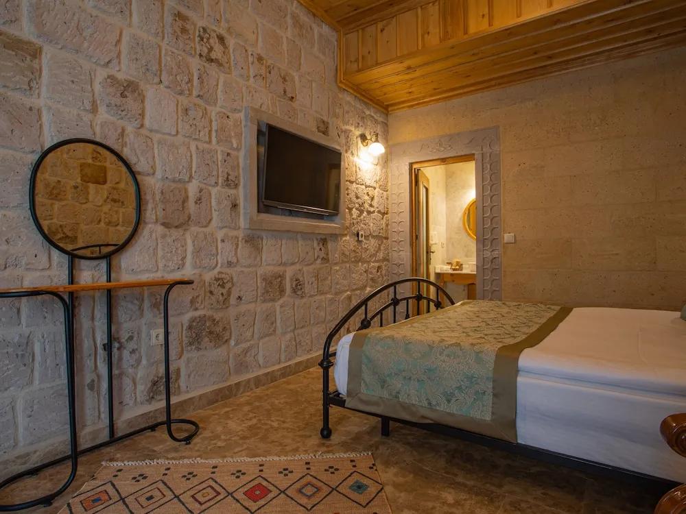 Stone Standard Double Room