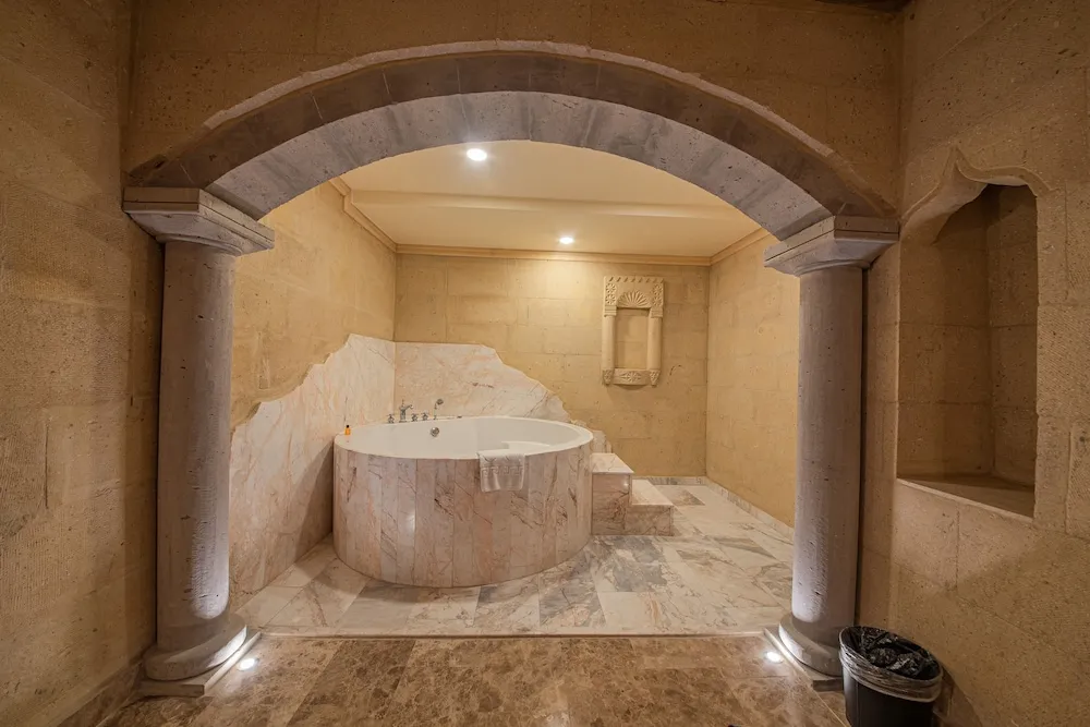 Stone King Suite with Jakuzi