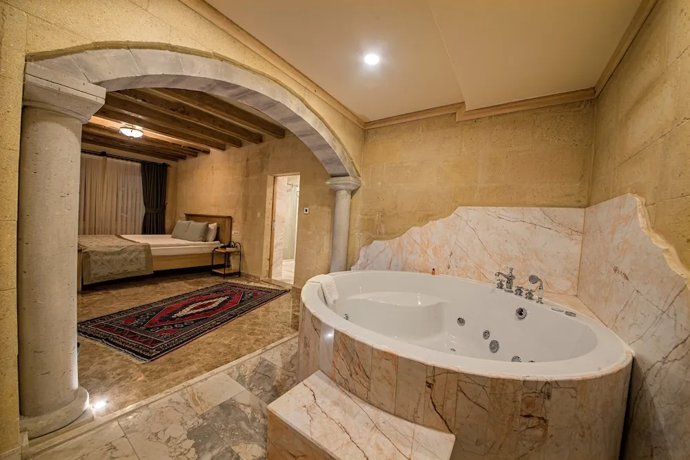 Stone King Suite with Jakuzi