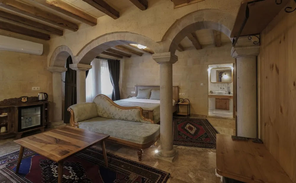 Stone King Suite with Jakuzi