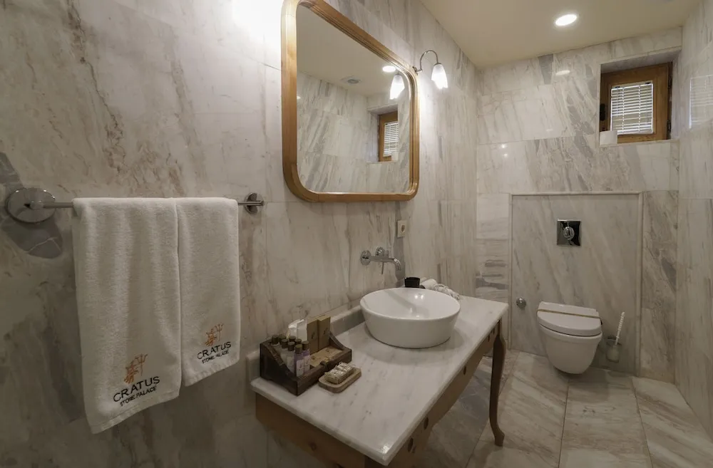 Stone King Suite with Jakuzi