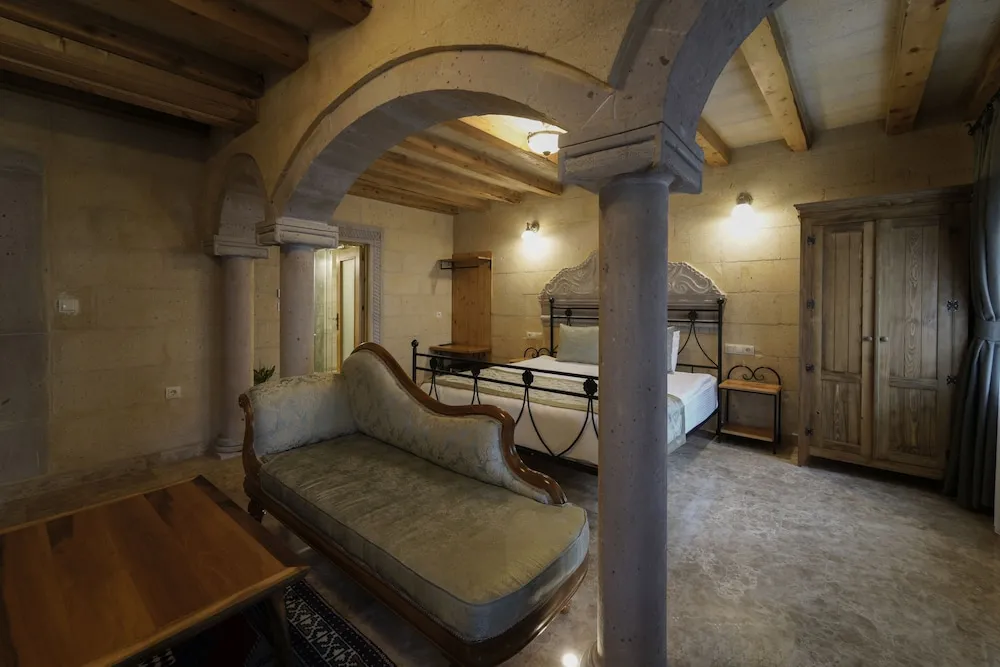 Stone Deluxe Room with Bathtub