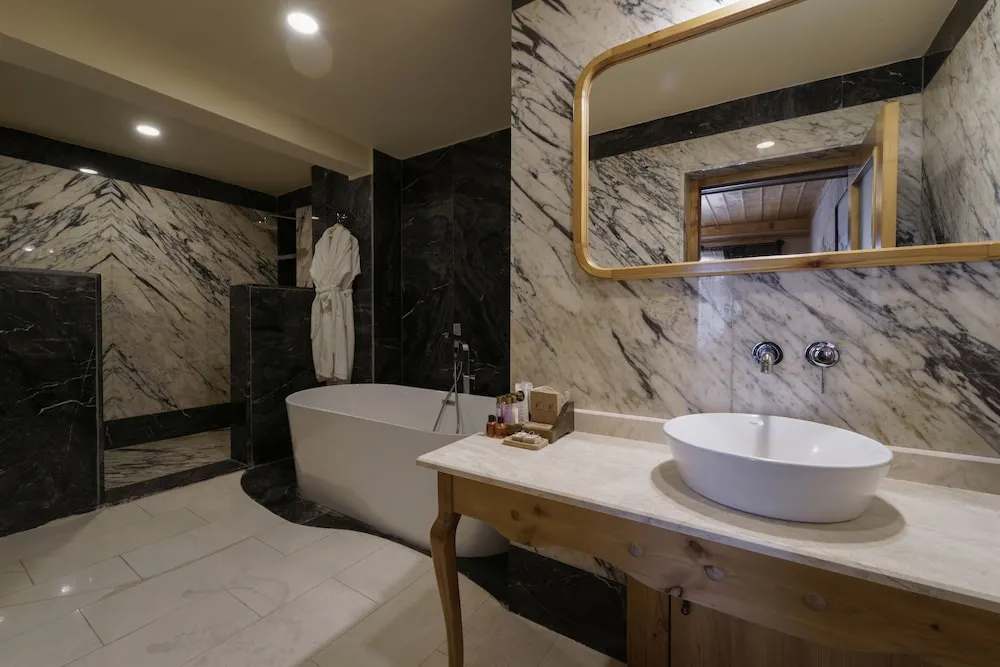 Stone Cratus Premium Suite