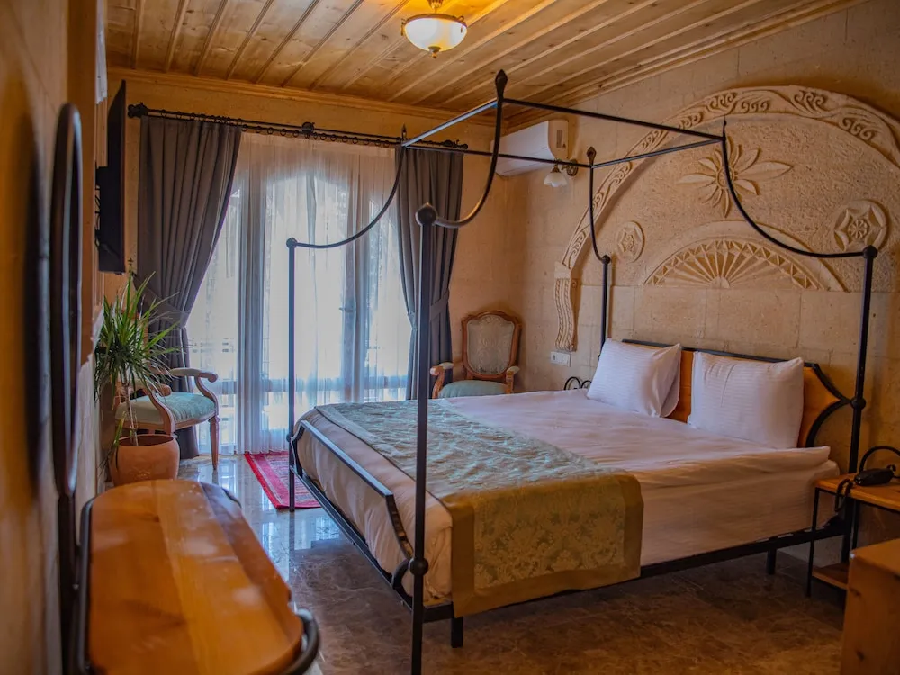 Stone Deluxe Room with Balcony