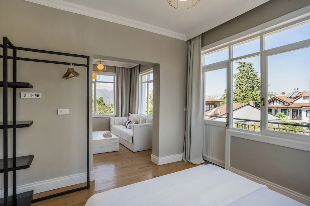 Sea view Studio with Balcony and Kitchen