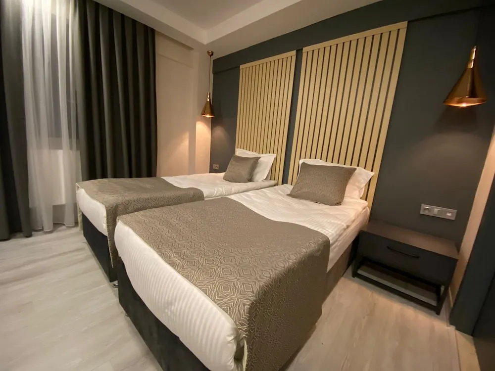 Standard Tek Büyük veya İki Ayrı Yataklı Oda