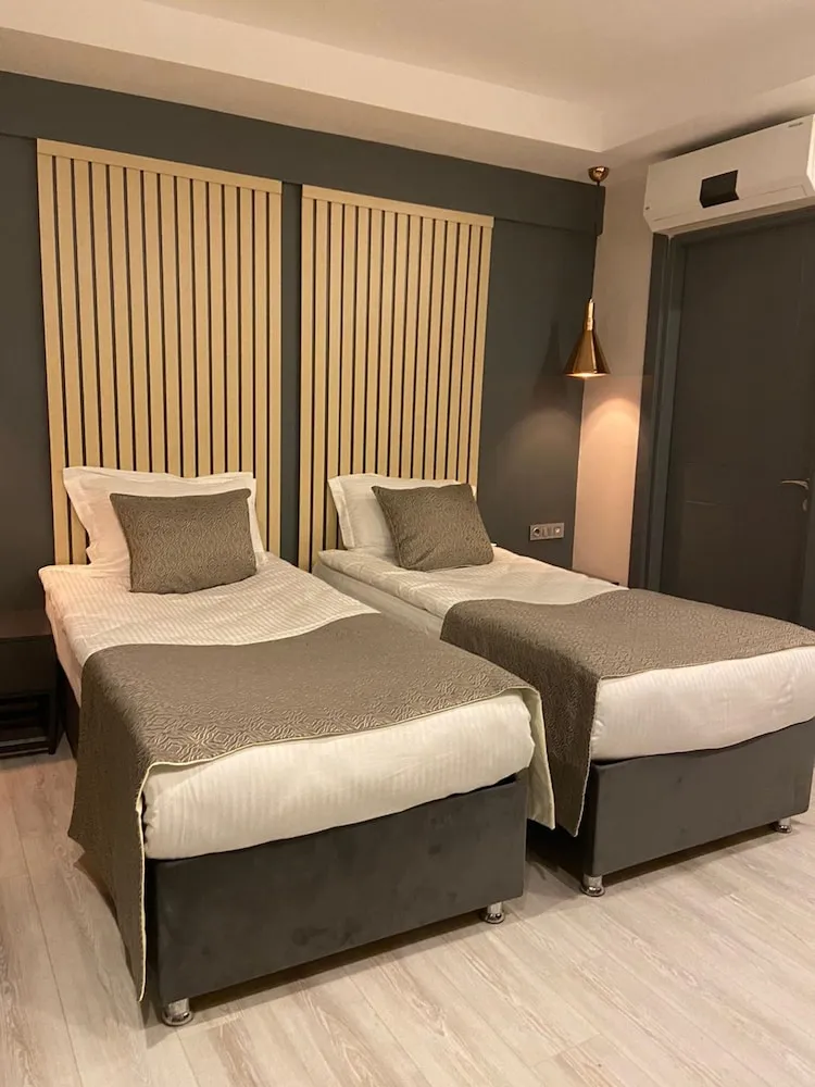 Standard Tek Büyük veya İki Ayrı Yataklı Oda