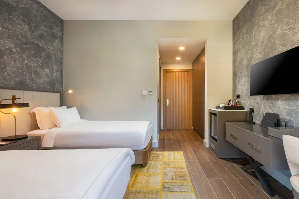 Comfort Room Main Building Land View
