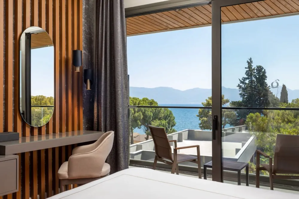 Comfort Room Main Building Sea View