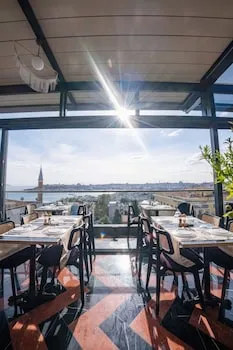 Fragments Hotel
