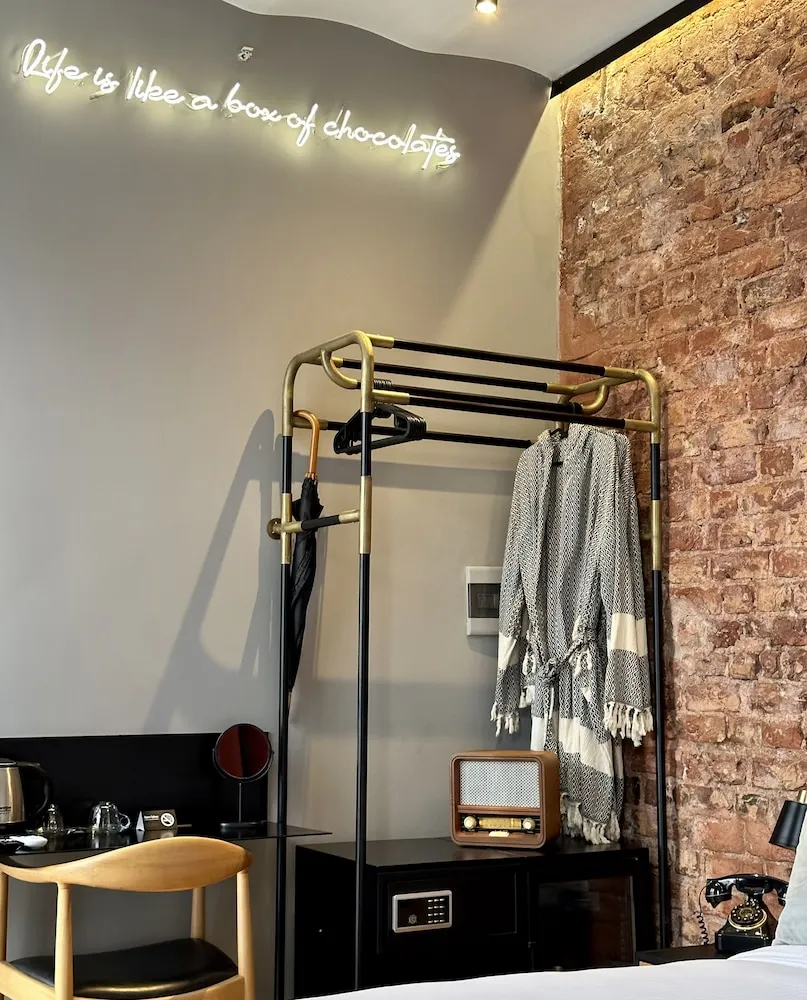 Superior Twin Room Street View