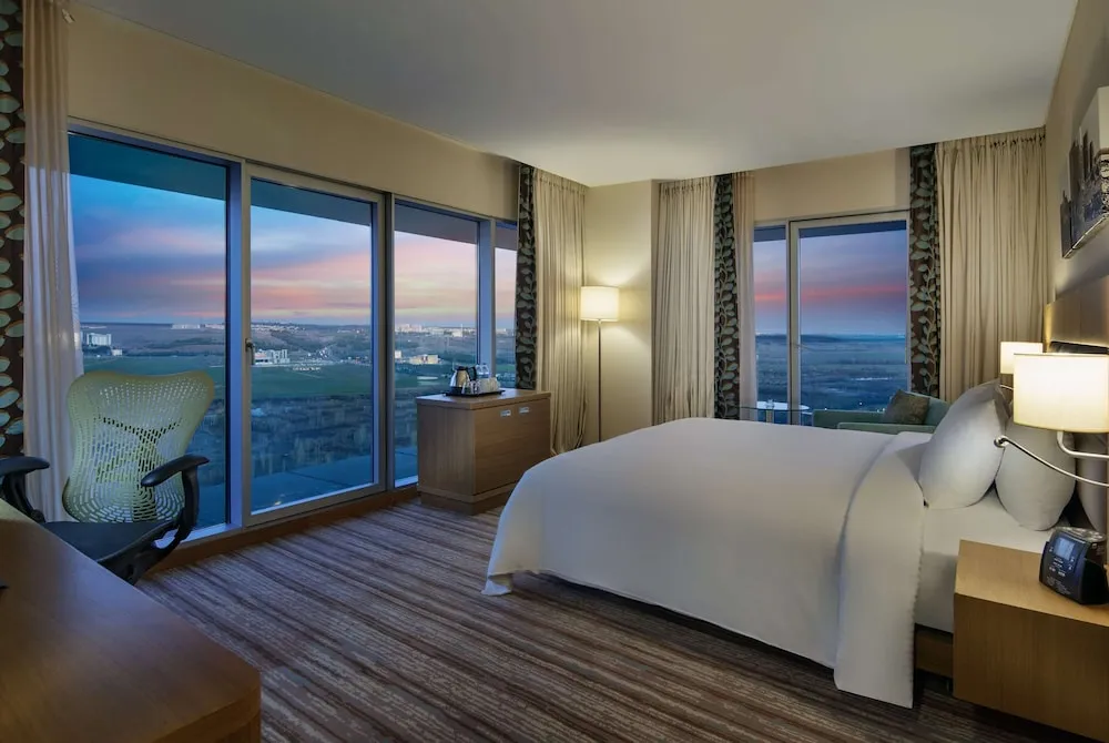 Oda, 1 En Büyük (King) Boy Yatak, Sigara İçilmez, Bahçe Manzaralı (Corner Room, River View)