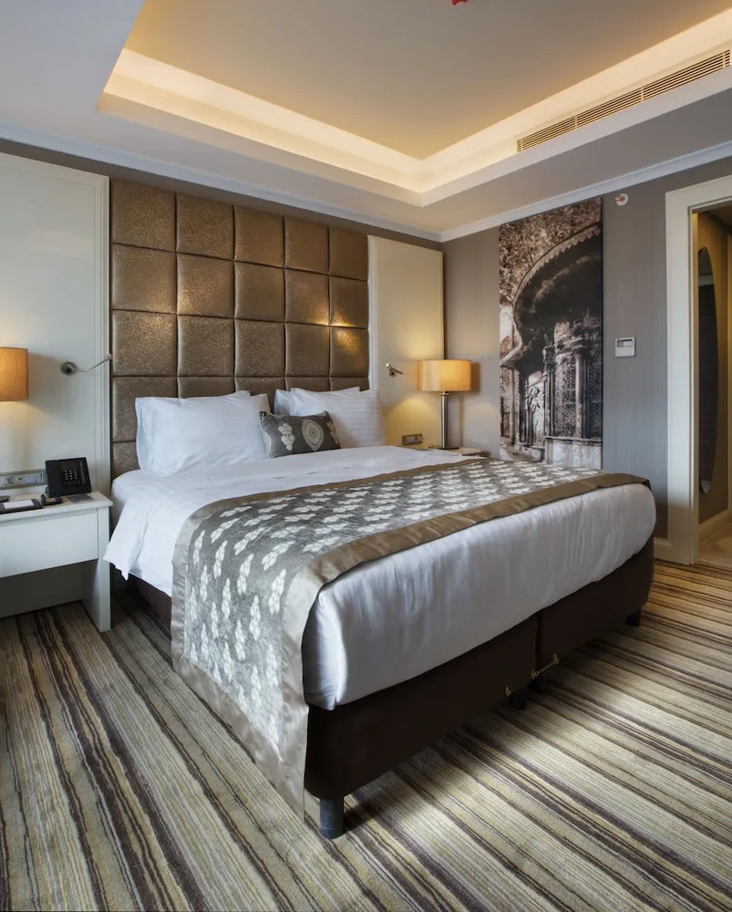 Superior Room with City View