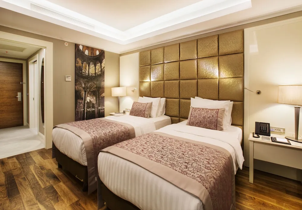 Superior Room with City View