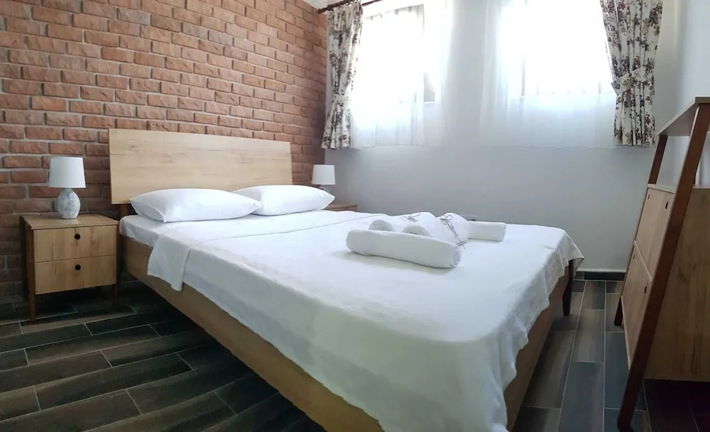 Bodrum Kat Çift Kişilik Oda