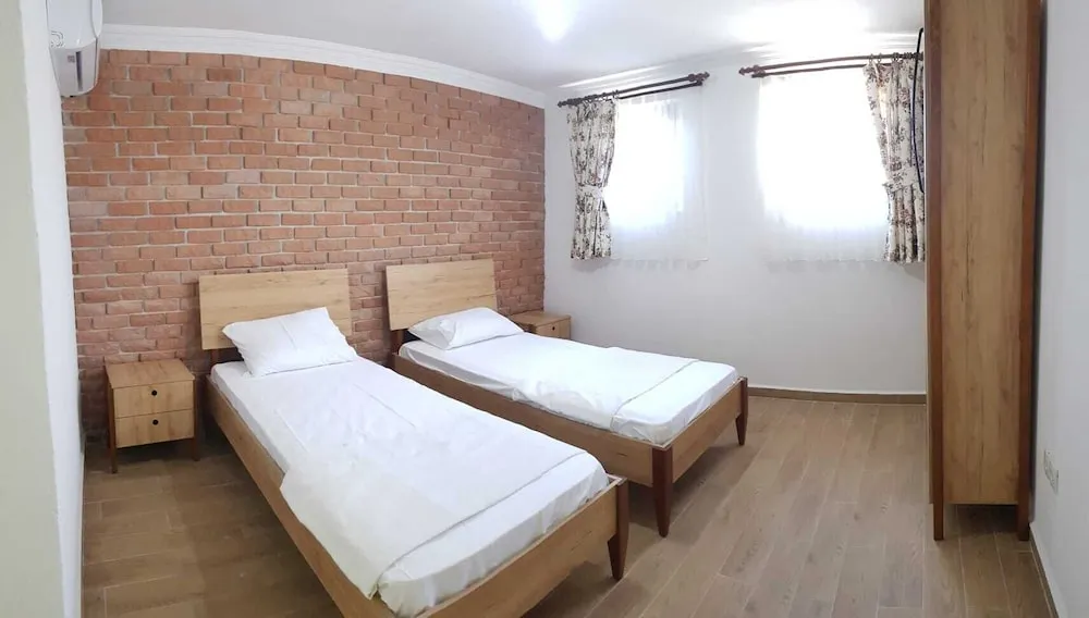 İki Ayrı Yataklı Bodrum Kat Deluxe Oda