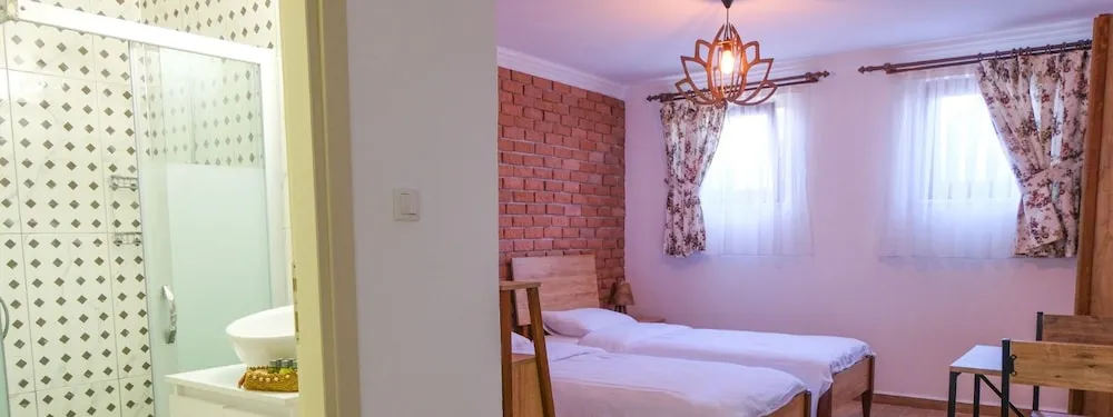 İki Ayrı Yataklı Bodrum Kat Deluxe Oda