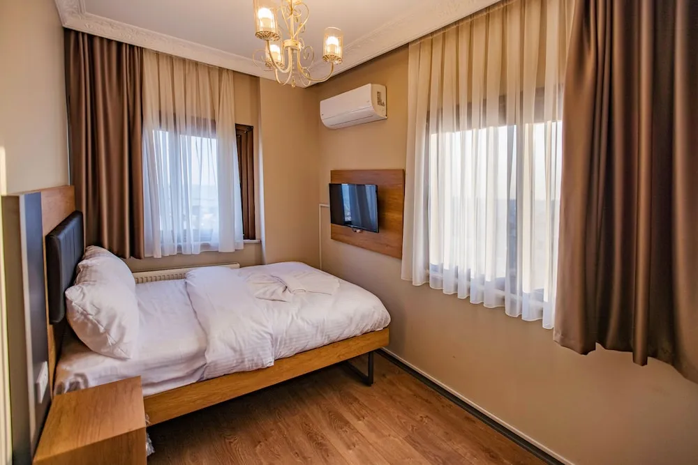 Deluxe Tek Büyük Yataklı Oda