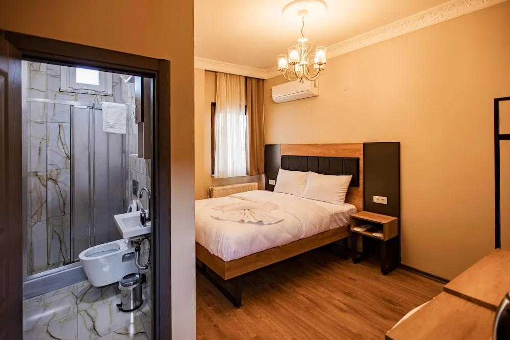 Deluxe Tek Büyük Yataklı Oda